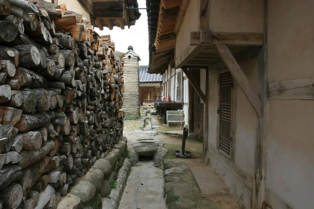 Geochang Choongsindang Donggae Jeongon Gotek