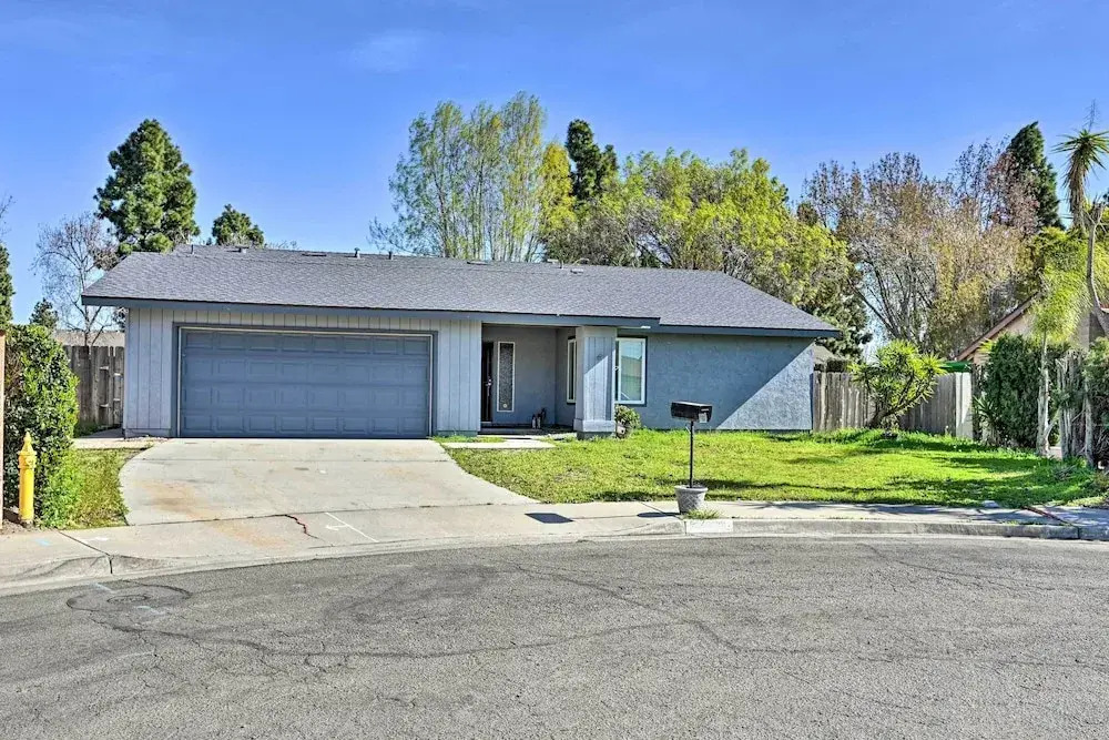 Family-Friendly Oceanside Home 5 Mi to Beach