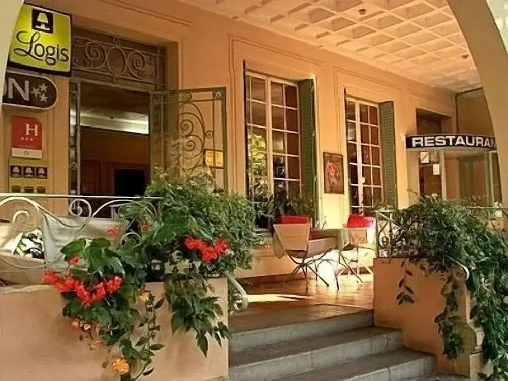Logis Hôtel Restaurant Grand Hôtel de Lyon