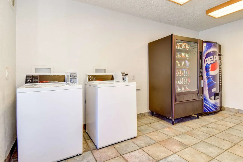 Motel 6-Riverside, CA - South