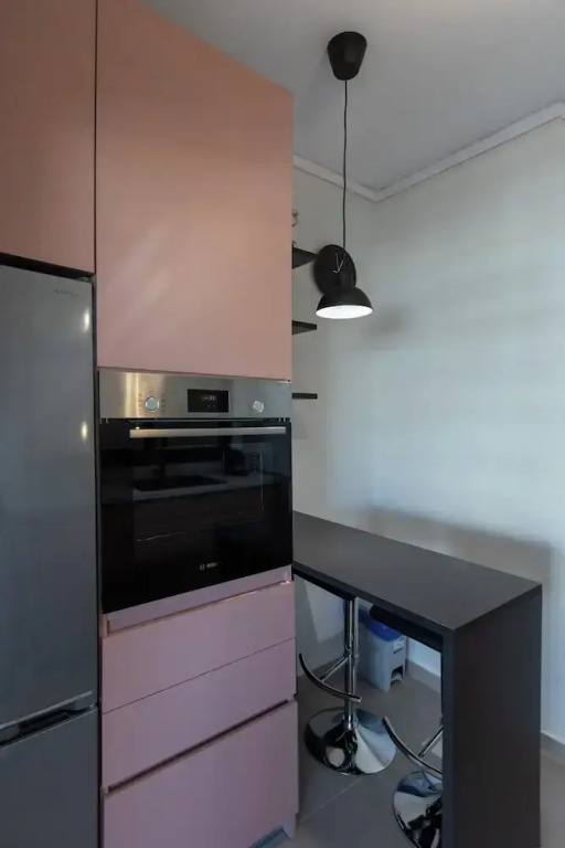 New Cozy Apt with Balcony close to Metro