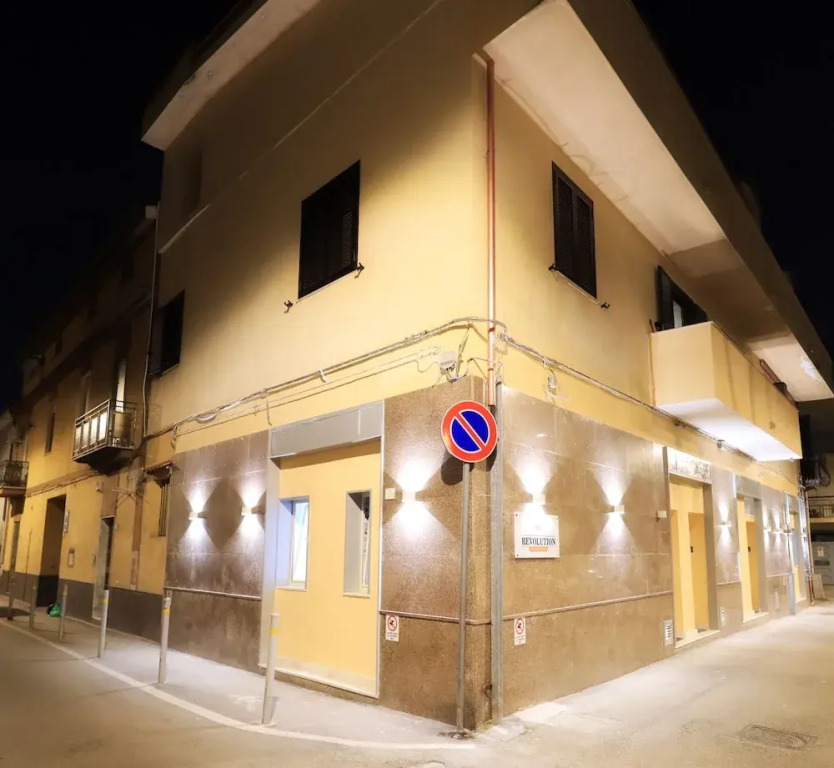 B&B REVOLUTION BED e BREAKFAST