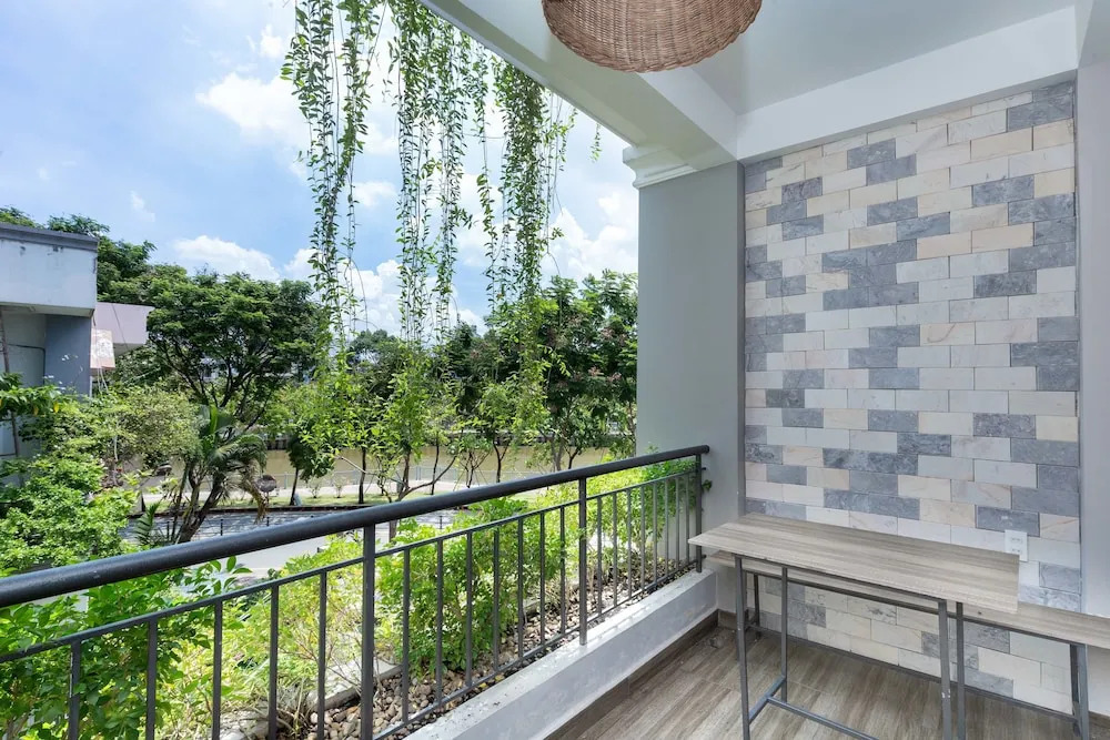 Cozrum Homes - Yoga Corner