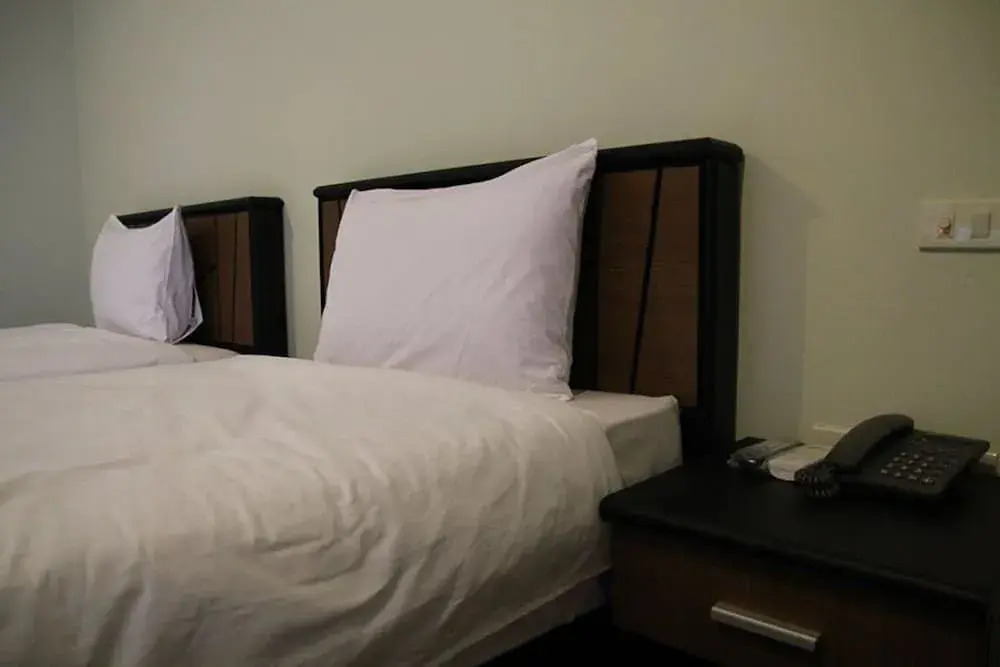 Bedroom 77