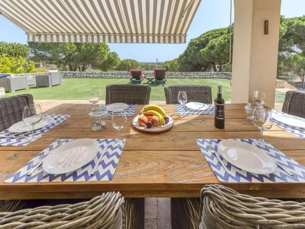 Stunning Carvoeiro Villa Casa Relva Branca 3 Bedrooms Tennis Court Distant Sea Views
