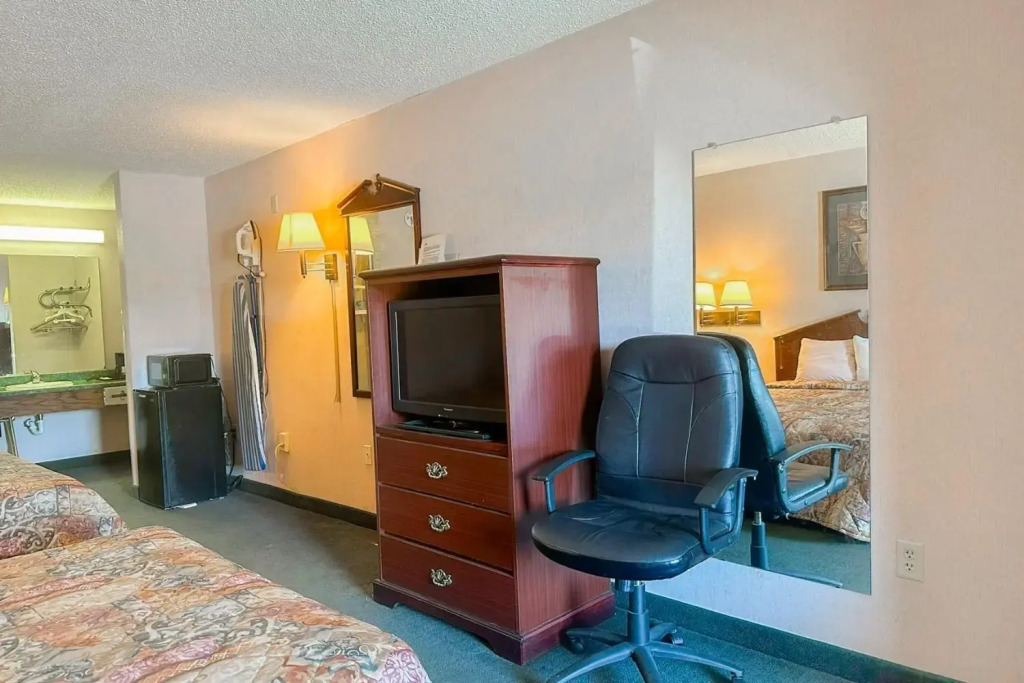 Red Carpet Inn-Macon
