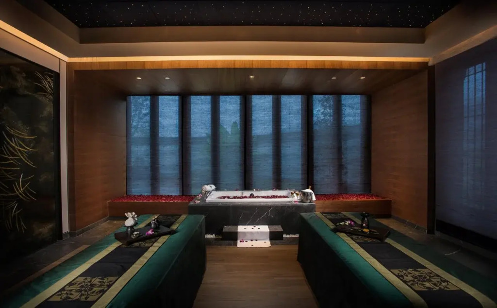 Banyan Tree Anji