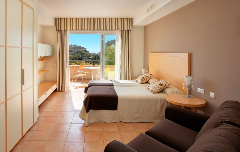 Elviria Hills Living