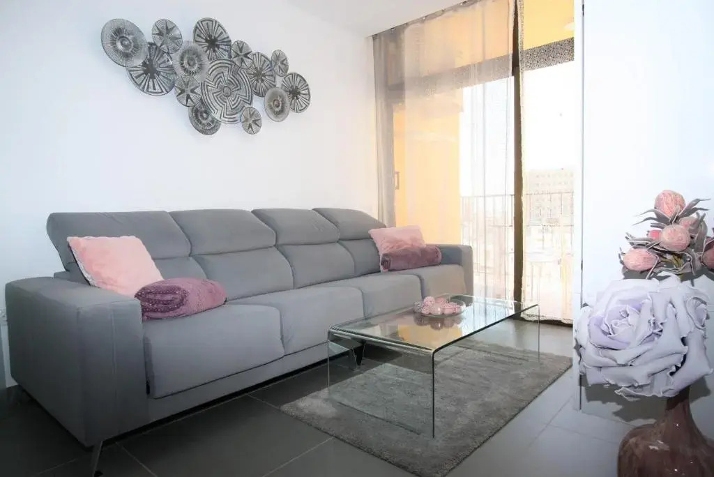 Fantastic apartment with sea views