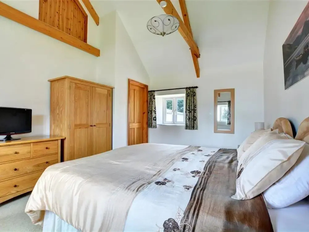 Former Farmhouse in Beautiful Landscape with Two En-Suite Bathrooms
