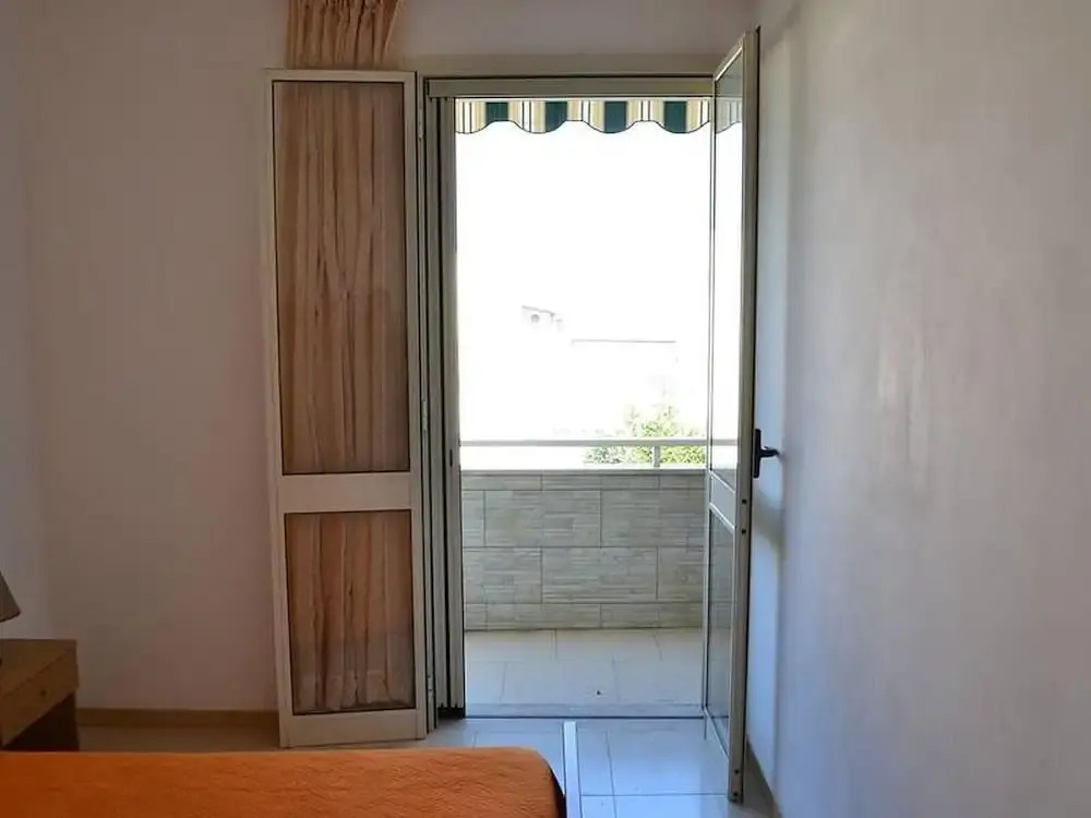 Cosy Apartment Near The Beach With Patio Balcony Pets Allowed Parking