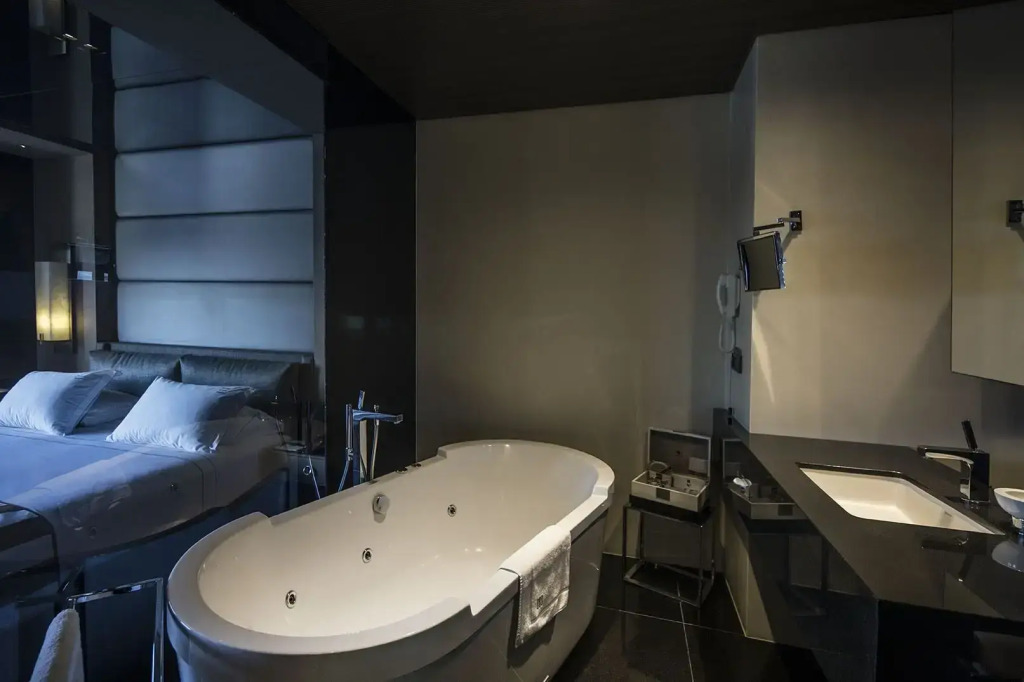 Key Hotel
