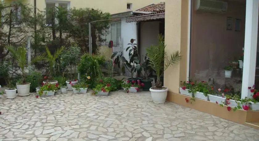 Lilia Guest Rooms