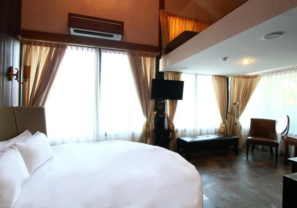 9w Boutique Studio
