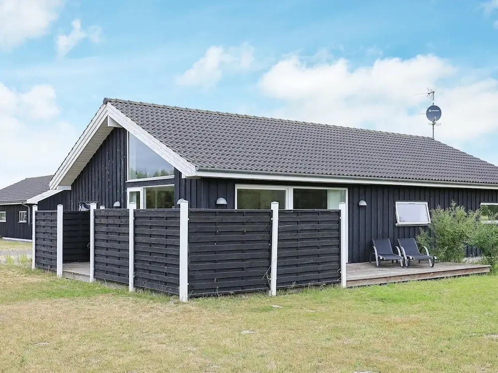 Alluring Holiday Home in Rødby With Whirlpool