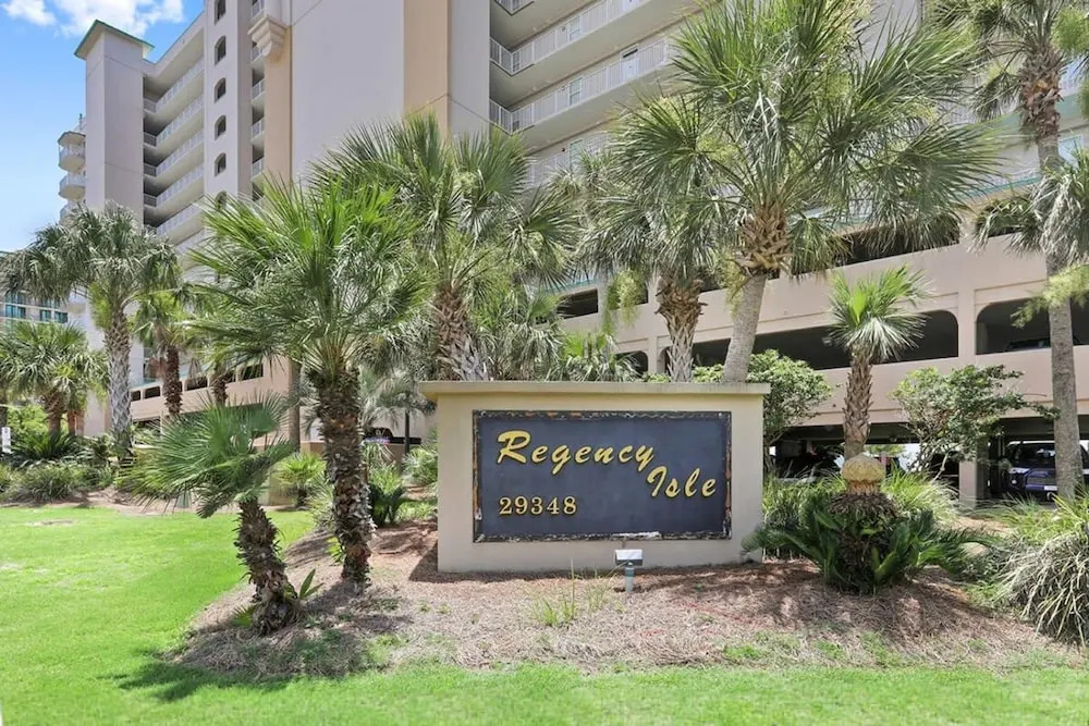Regency Isle 1008 2 BR 2 1 2 BA Amazing View