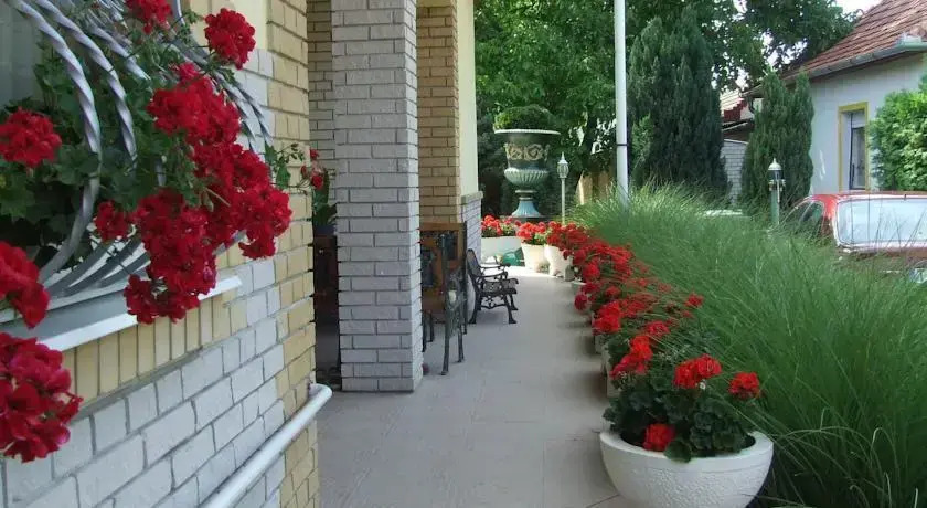 Kis Apartmanhaz