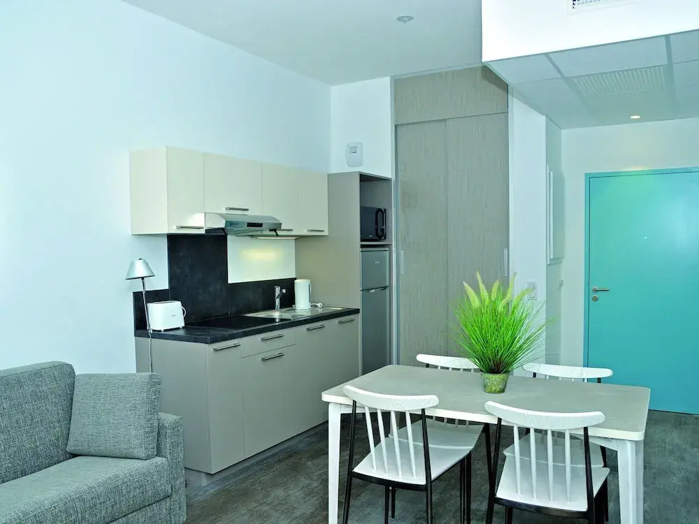 Modern apartment with a balcony located 500m from a spa town
