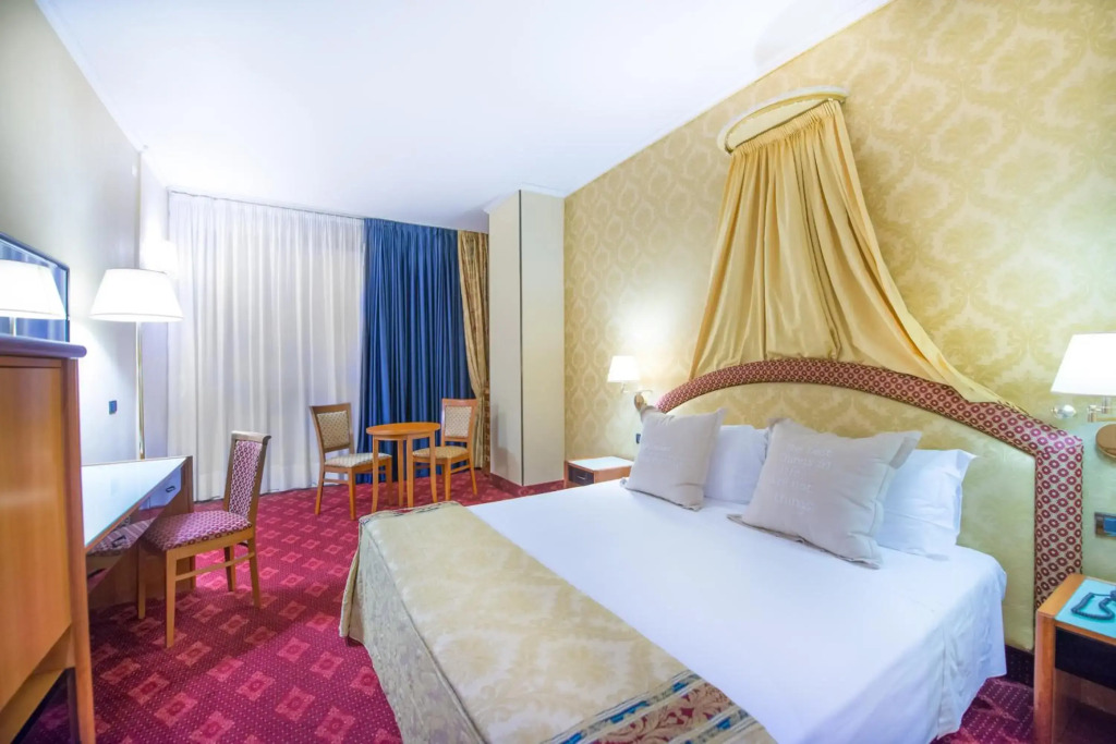 Admiral Art Hotel
