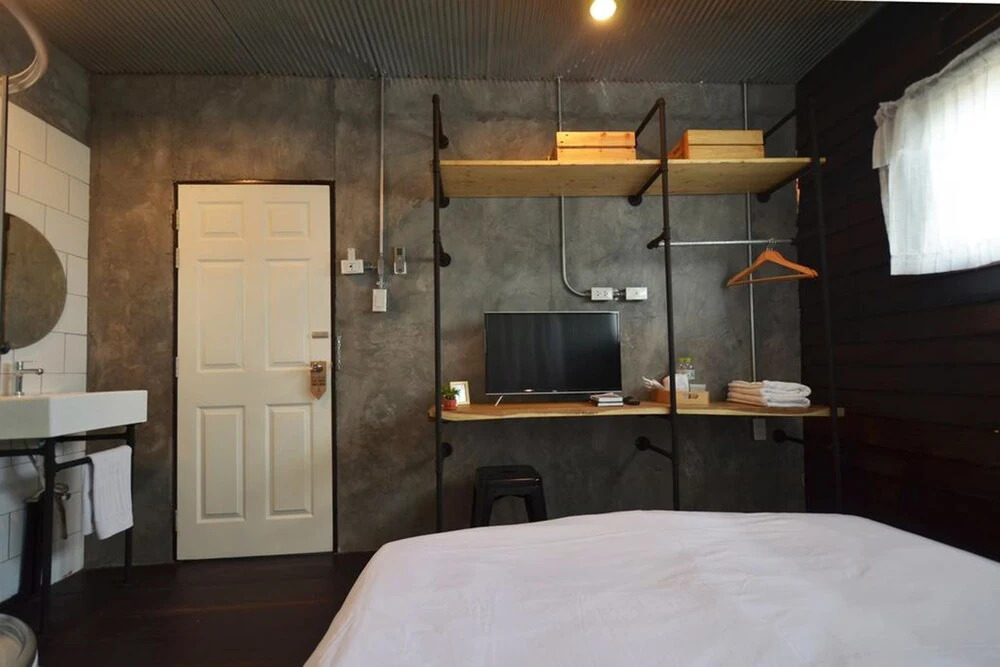 The Rock Samui Poshtel Lamai Beach