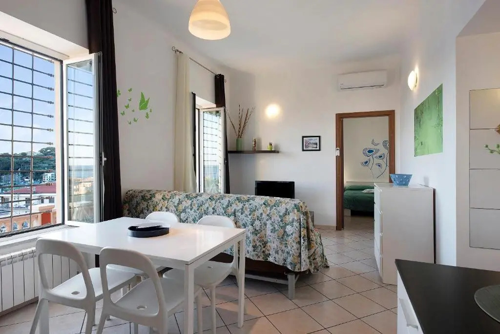Trilocale in villa vista mare Apt 1