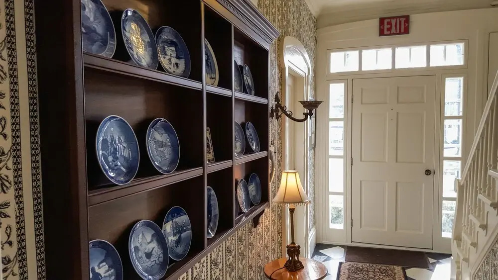 The White House Inn