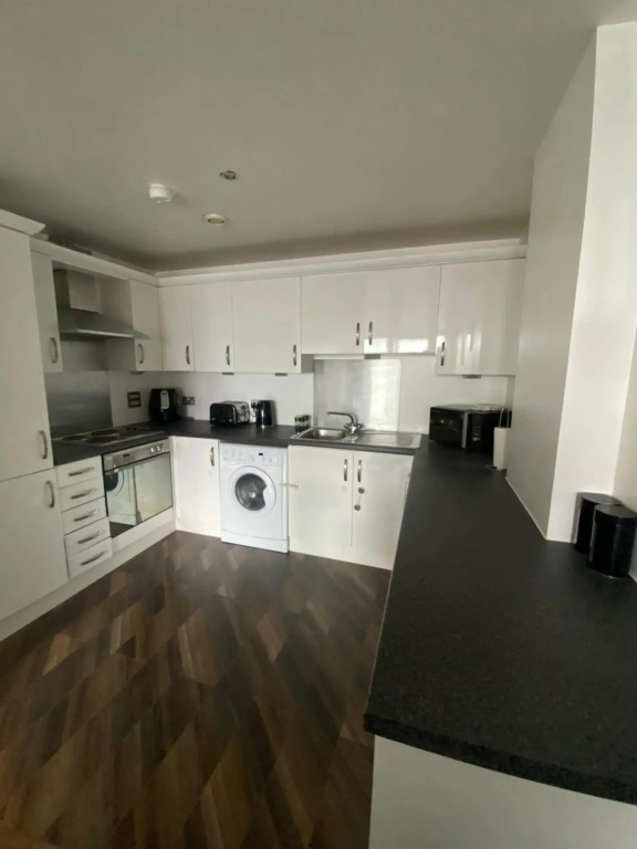 Secc/Hydro Modern 6Th Floor 2Br Apartment, Great Views & Free Parking