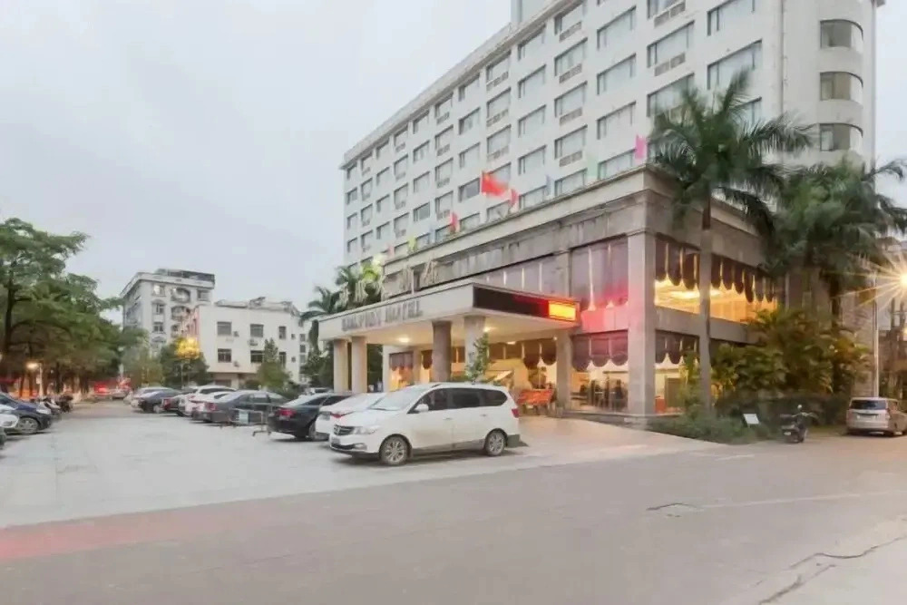 Dolphin Hotel