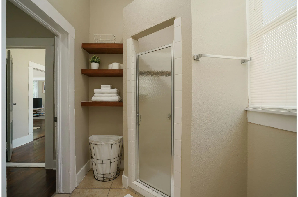 Amazing Fully Fenced Home Only 5 Mins From Downtown