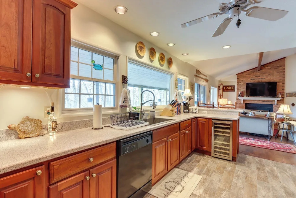Nantahala Lake Family Home w/ Private Dock & Views