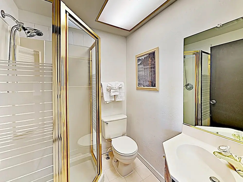 New Listing! Mountain-View Townhome w/ Hot Tub townhouse