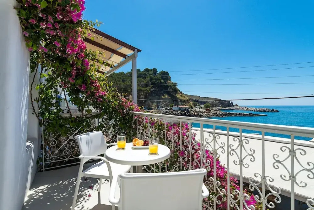 Samaria by the Sea