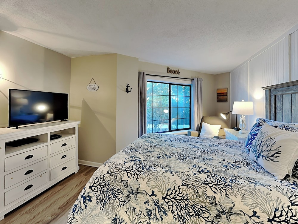 Ocean Walk 106 Manor by Hilton Head Retreats
