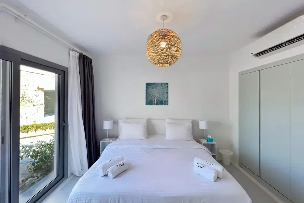 Xuru Stays I Lagoonfront Easy 1bdr @ Swan Lake El Gouna