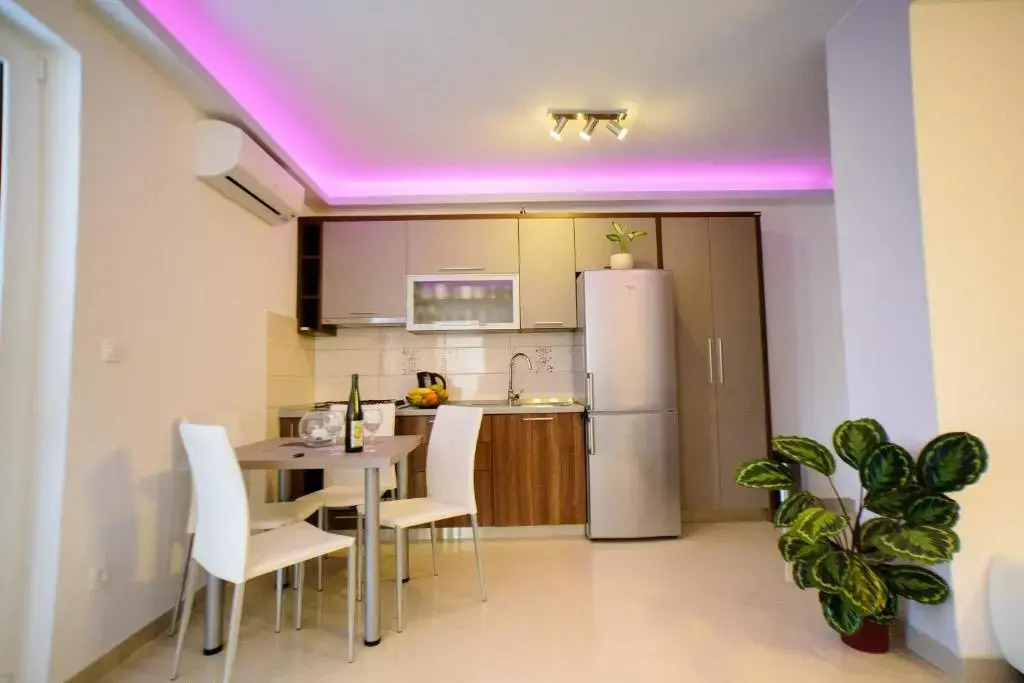 Lara Apartments