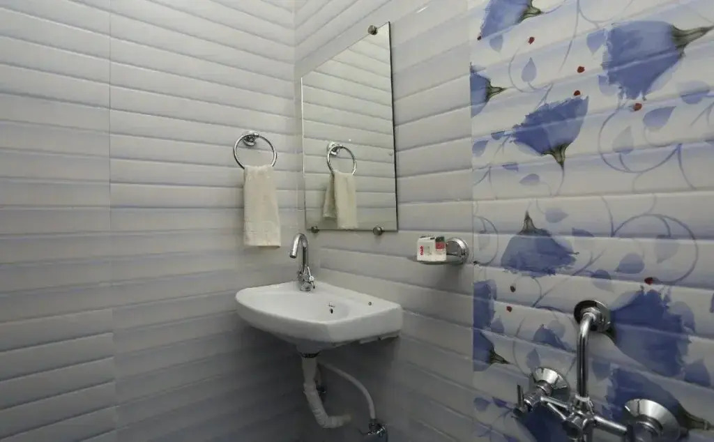 khush khush hotel