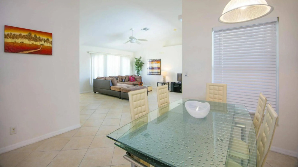 NEW! Villa Waterview