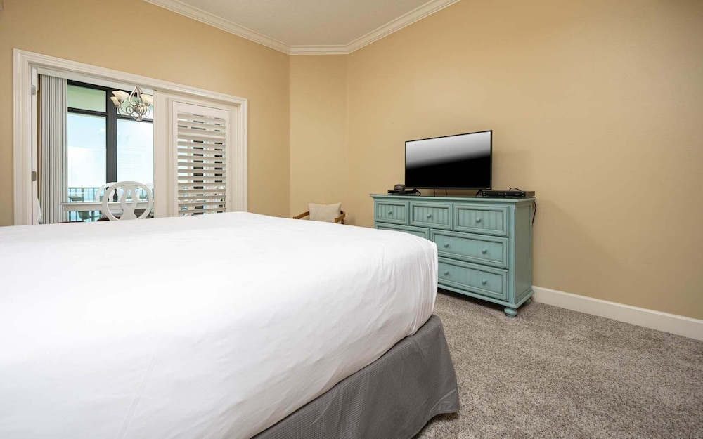 Phoenix West 2507 3 Bedroom Condo