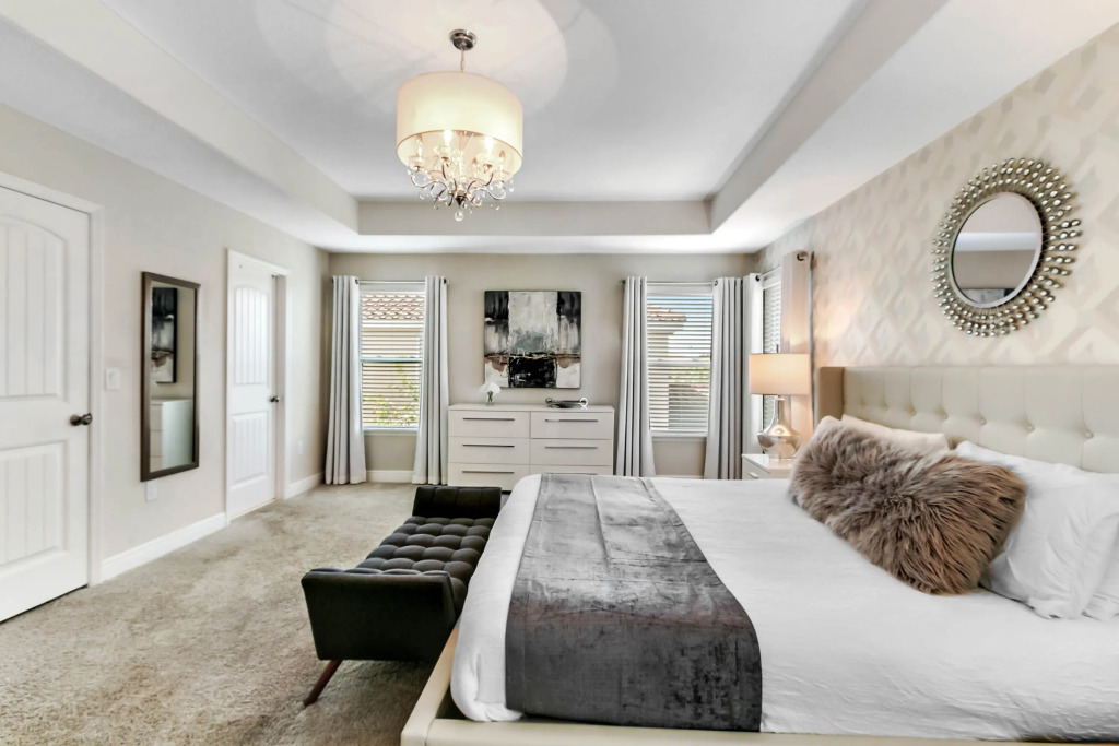 7 Bedrooms 5 Bathrooms Solterra 4196 Od
