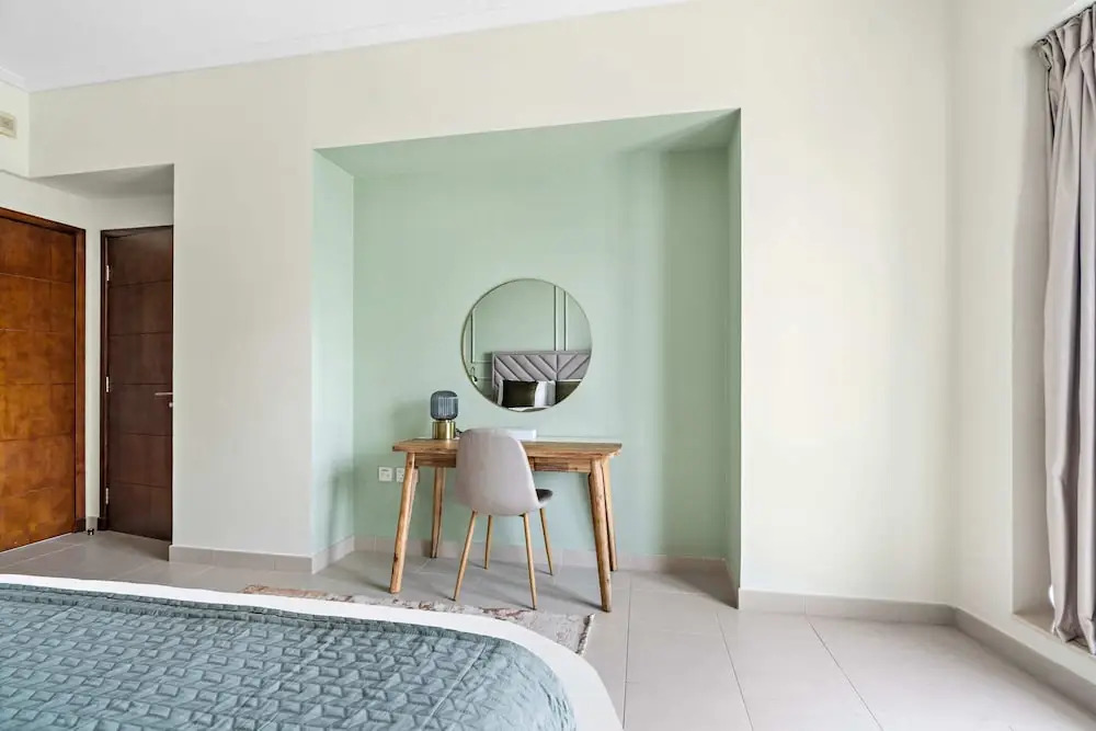 Vogue Vacation Homes, Business Bay Damac Maison Prive near Burj Khalifa and Dubai Mall, Studio Apartment with Canal and City View, Access to all Amenities