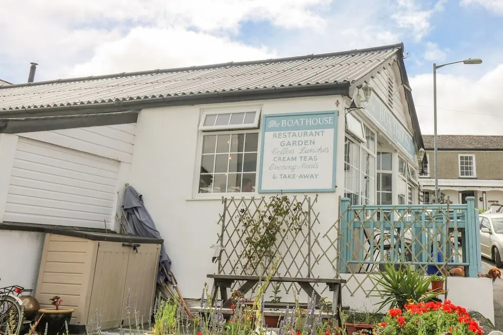 1 Dormer Villas