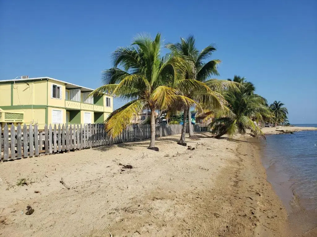Pal's on the beach - Dangriga, Belize