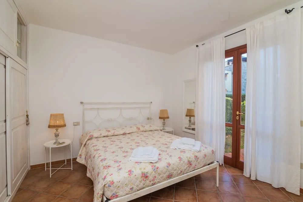 Il Borgo 2/12 700m From The Beach