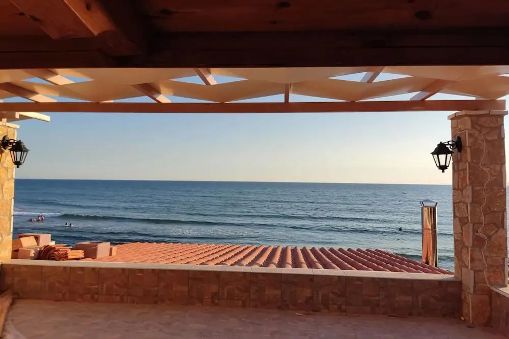 Maritinas Stone House & Apartment On The Beach