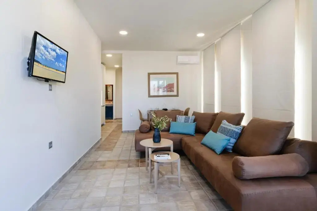 Xenios Dias Luxury Apartments With Sea View