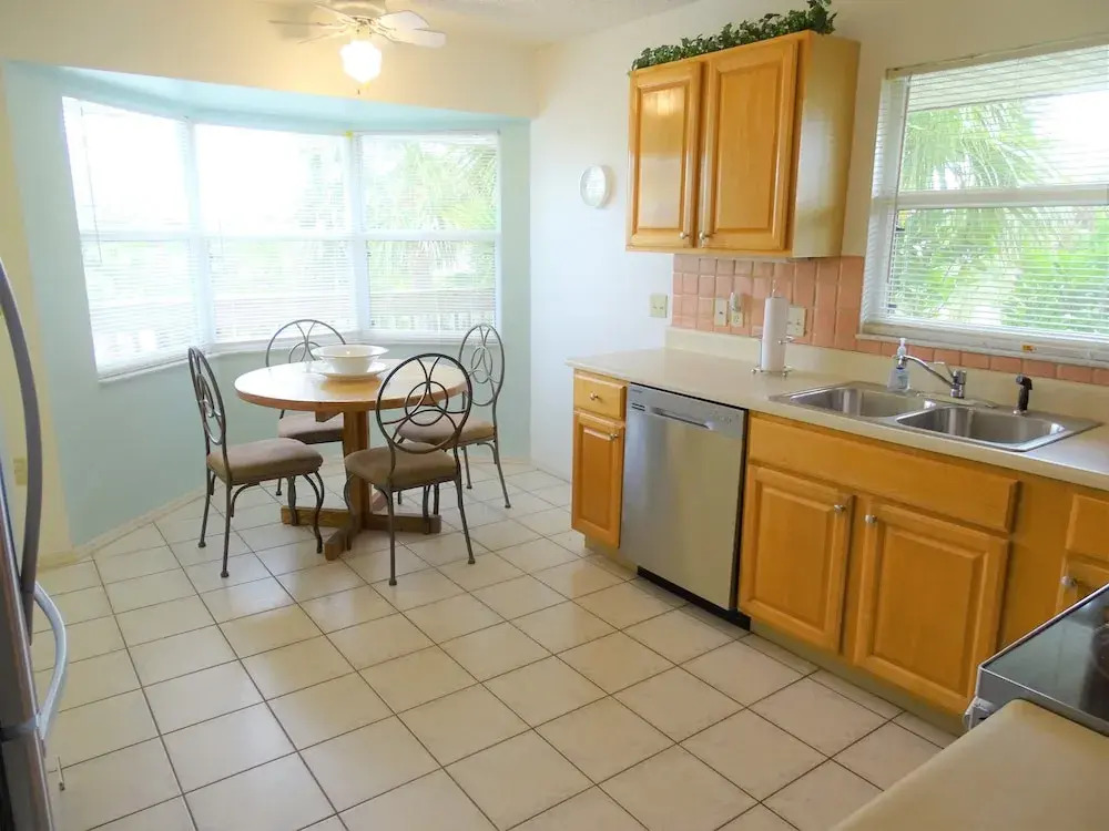 Point of Rocks Home 1010-1012 6 Bedrooms 6 Bathrooms Home