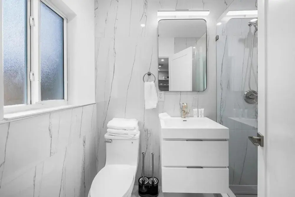 Uhost AI 1BR With Marble Accents Patio