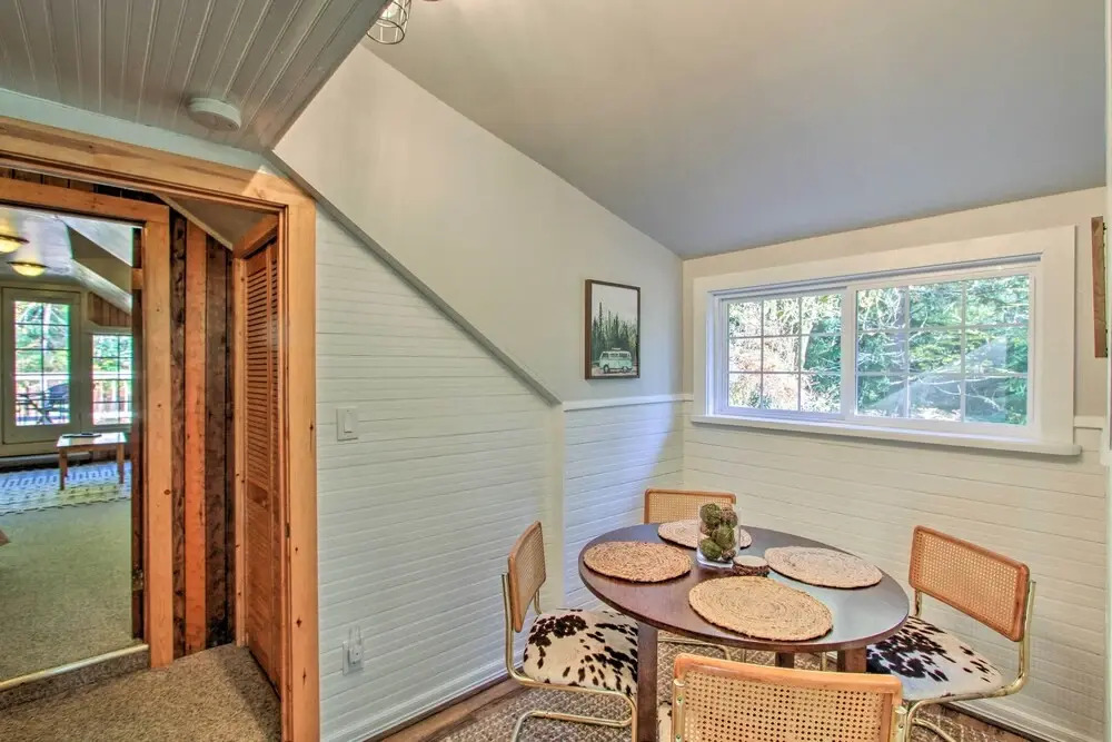 Owls Nest Studio w/ Hot Tub: Hike Nearby!
