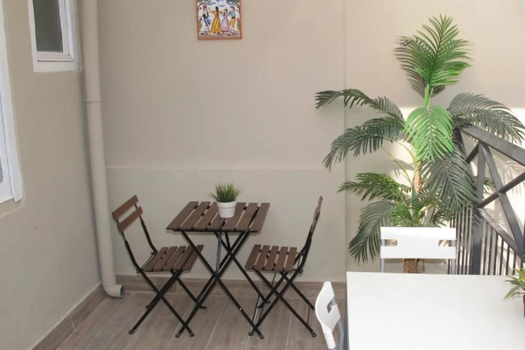 YOUTH HOSTEL - Central and Basic Drassanes
