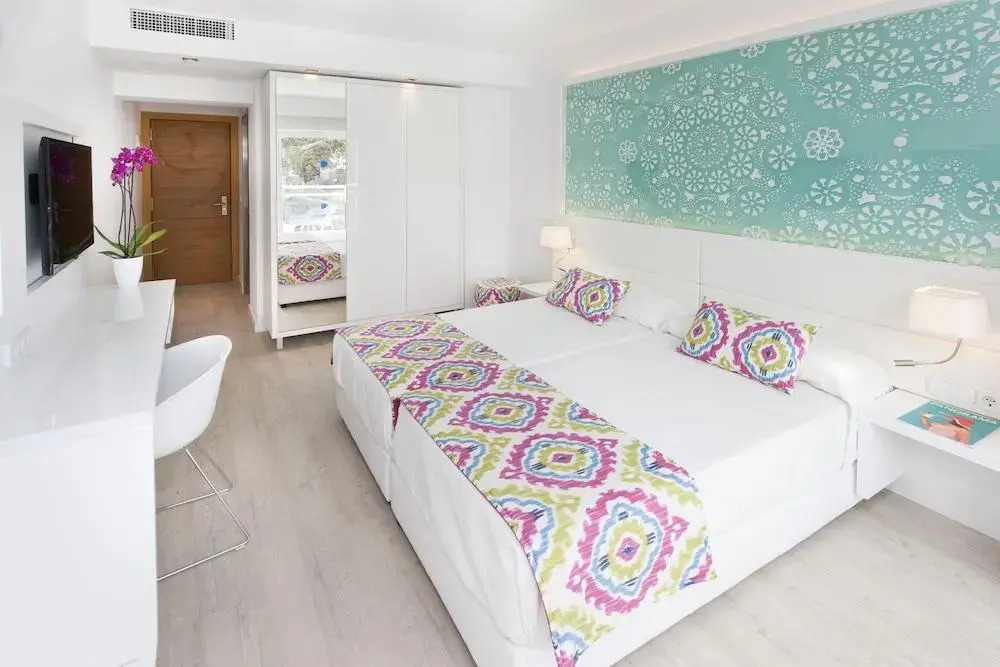Grupotel Oasis